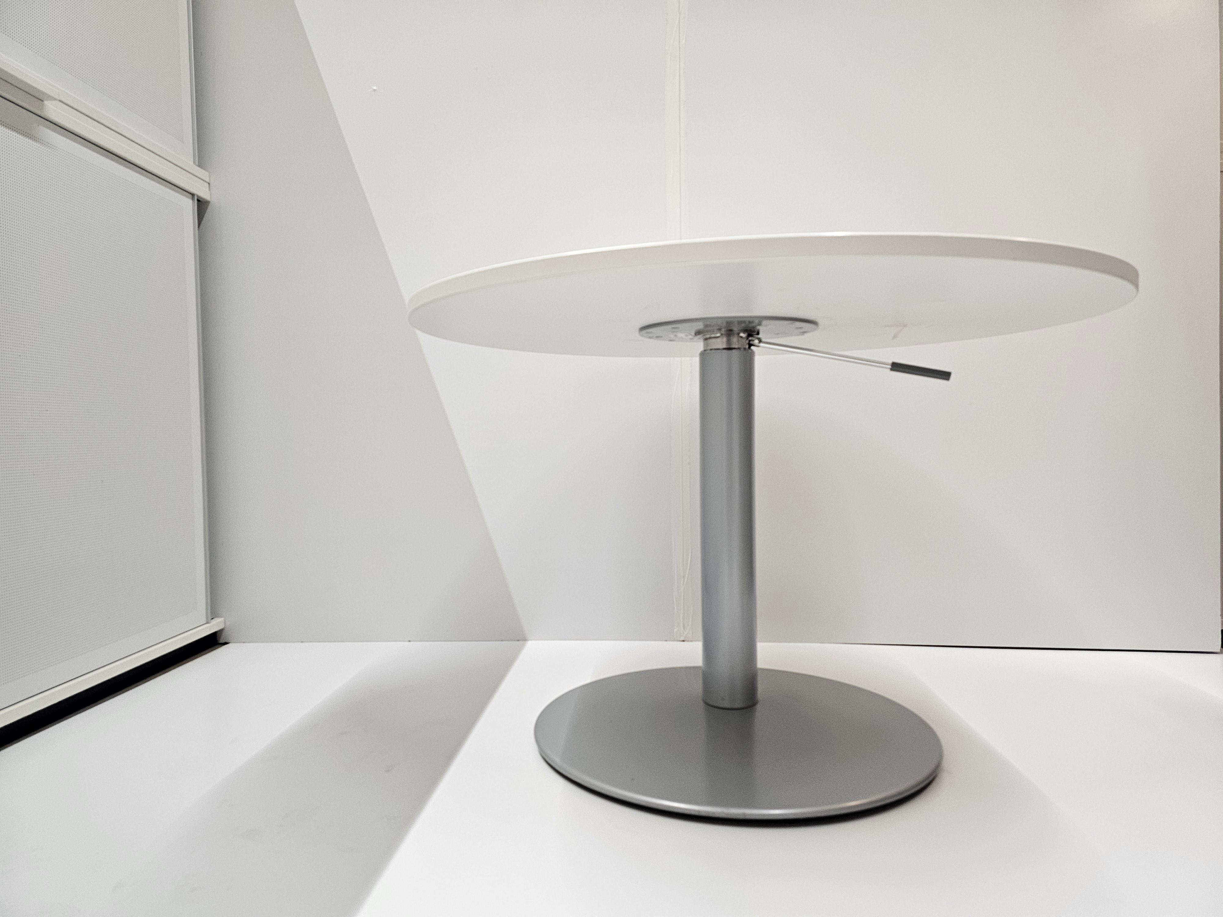 Table ronde bois blanc réglable en hauteur